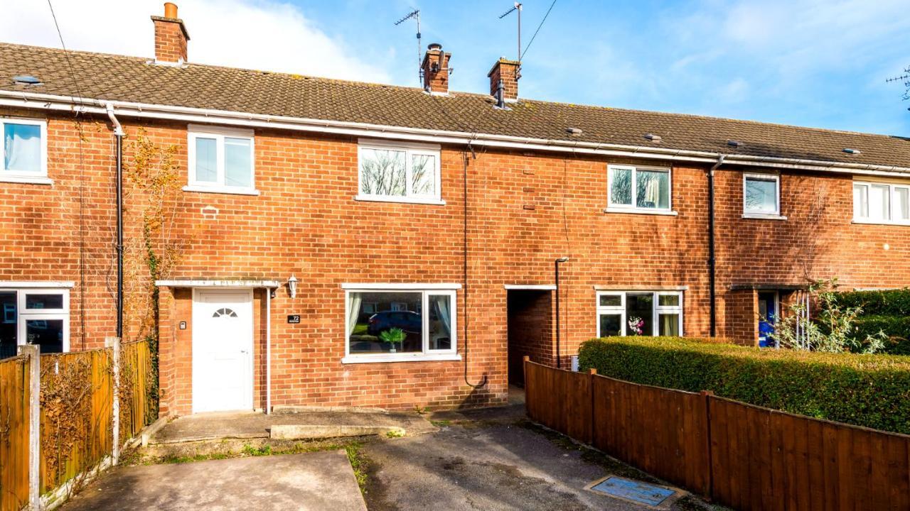 Newhall Road - 4 Bedroom Chester Home - Parking Wervin Exterior photo